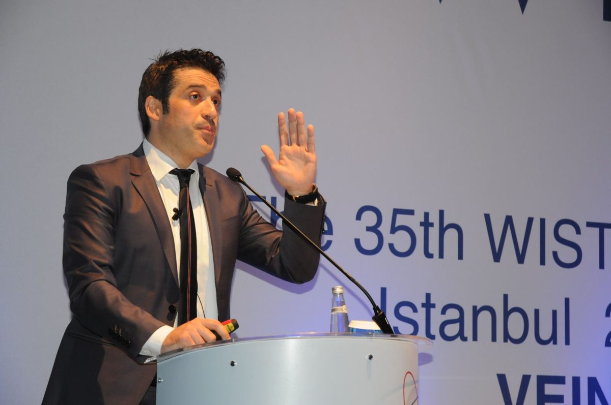 Burak Akartaş, WISTA Konferansı'nda konuşma yaparken